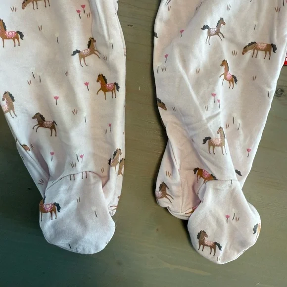 Magnetic Me Onesie - brand new - Picture 3 of 4